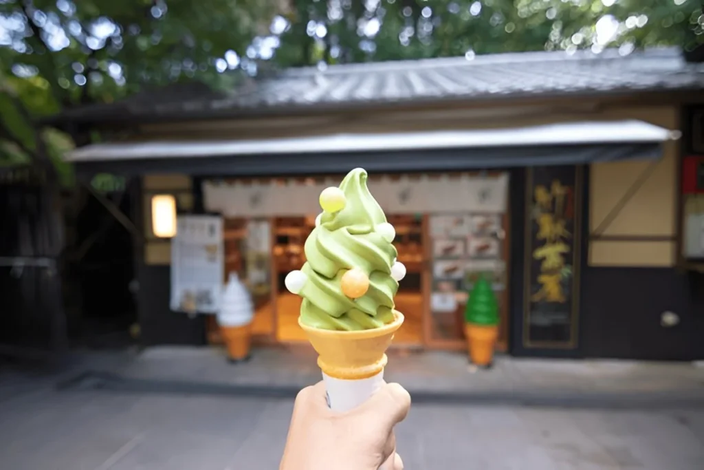 Matcha Sweets,ice cream. Arashiyama bamboo grove at night
