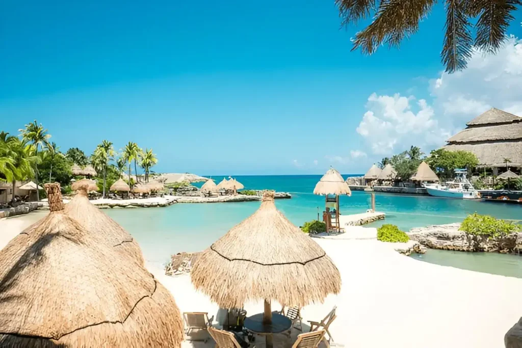 Best Places to Visit in Mexico with Family, Caribbean beach, Cancun, Mexico.