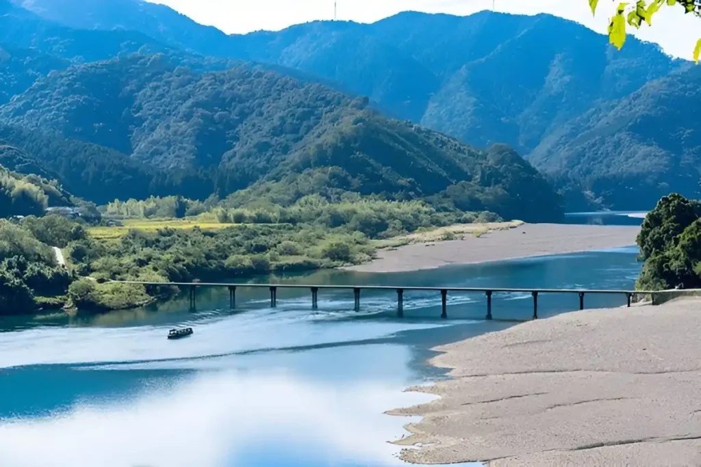 less touristy places in Japan
